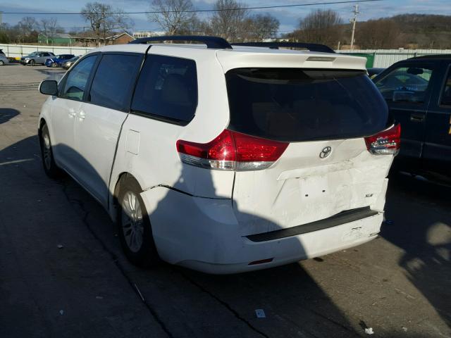 5TDYK3DCXDS357563 - 2013 TOYOTA SIENNA XLE WHITE photo 3