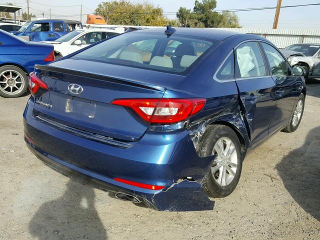 5NPE24AF0HH526623 - 2017 HYUNDAI SONATA SE BLUE photo 4