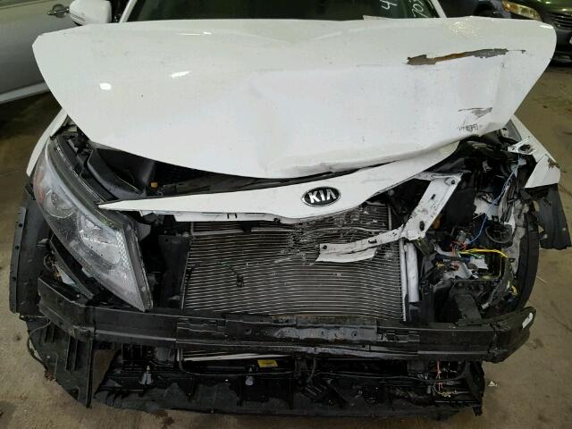 5XXGN4A77FG413866 - 2015 KIA OPTIMA EX WHITE photo 9