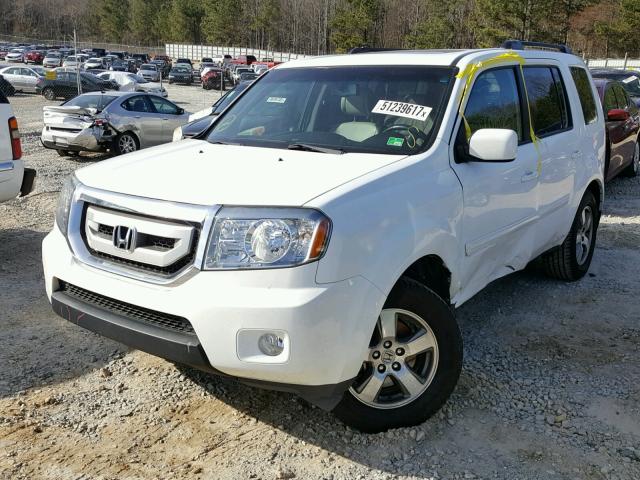 5FNYF3H54AB017356 - 2010 HONDA PILOT EXL WHITE photo 2