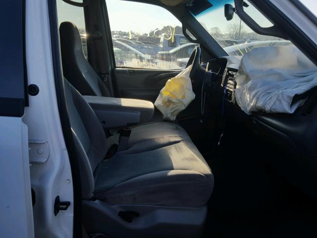 1FMRU15W31LA30037 - 2001 FORD EXPEDITION WHITE photo 5