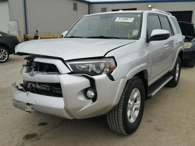 JTEZU5JR9E5067238 - 2014 TOYOTA 4RUNNER SR SILVER photo 2