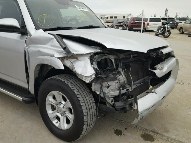 JTEZU5JR9E5067238 - 2014 TOYOTA 4RUNNER SR SILVER photo 9