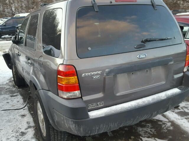 1FMYU03182KD56825 - 2002 FORD ESCAPE XLT GRAY photo 3