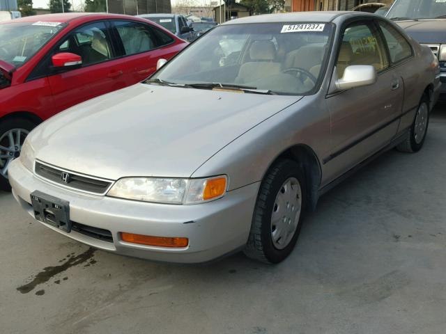 1HGCD7131VA001129 - 1997 HONDA ACCORD LX GOLD photo 2