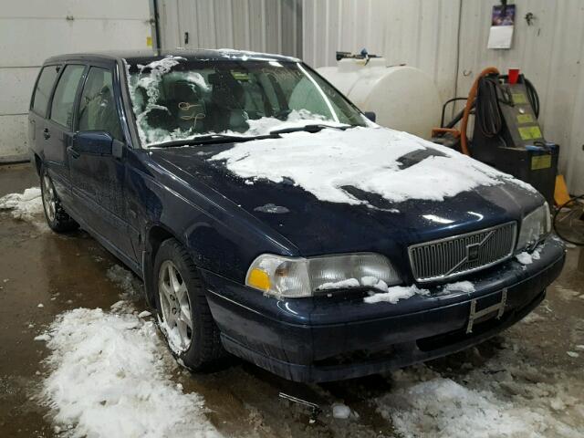 YV1LW5578W2468368 - 1998 VOLVO V70 BLUE photo 1