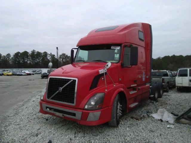 4V4NC9EH0CN546261 - 2012 VOLVO VN VNL RED photo 2