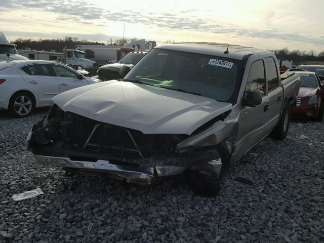 2GCEK13T041353327 - 2004 CHEVROLET SILVERADO SILVER photo 2