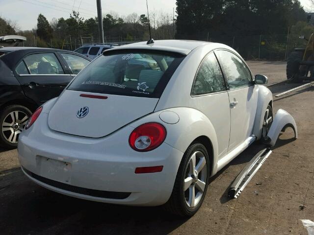 3VWFG31C88M510800 - 2008 VOLKSWAGEN NEW BEETLE WHITE photo 4