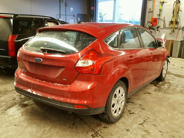 1FAHP3K20CL249664 - 2012 FORD FOCUS SE RED photo 4