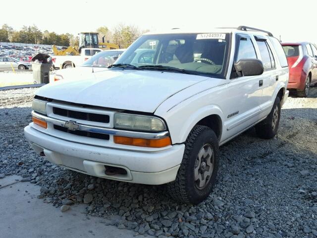 1GNDT13X74K142225 - 2004 CHEVROLET BLAZER WHITE photo 2