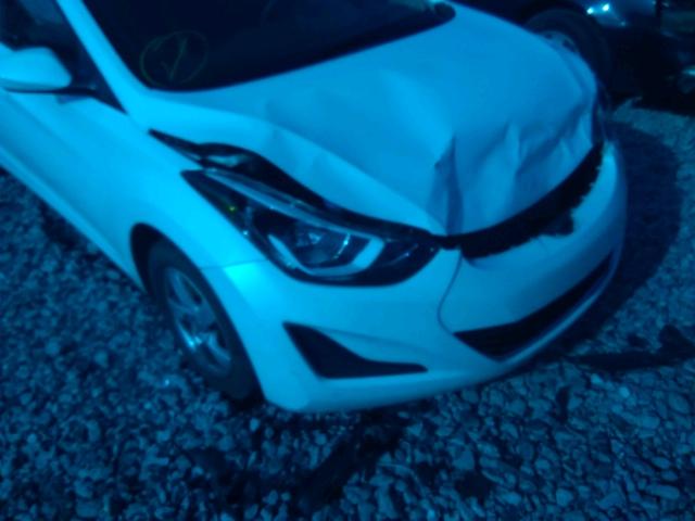 5NPDH4AE6FH623954 - 2015 HYUNDAI ELANTRA SE WHITE photo 9