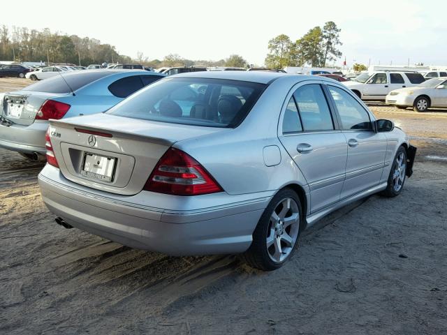 WDBRF52H47A922392 - 2007 MERCEDES-BENZ C 230 SILVER photo 4