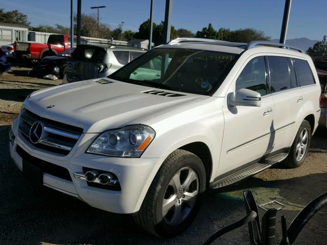 4JGBF7BE9BA663729 - 2011 MERCEDES-BENZ GL 450 4MA WHITE photo 2