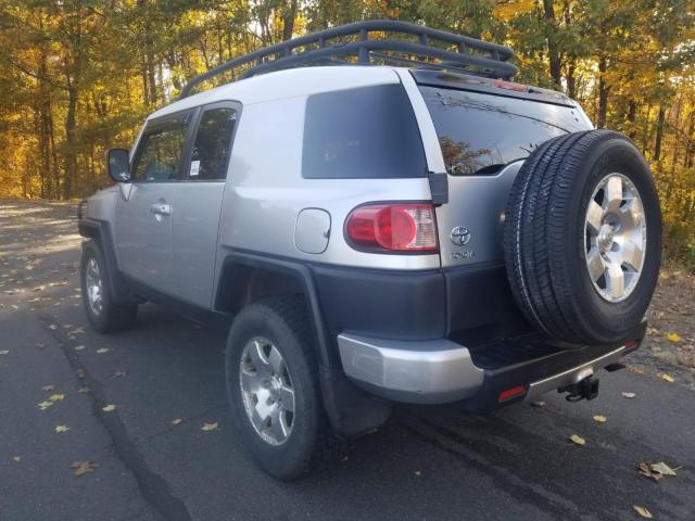 JTEBU11F570010566 - 2007 TOYOTA FJ CRUISER SILVER photo 3