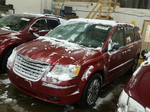 2A8HR64X58R143233 - 2008 CHRYSLER TOWN & COU MAROON photo 2