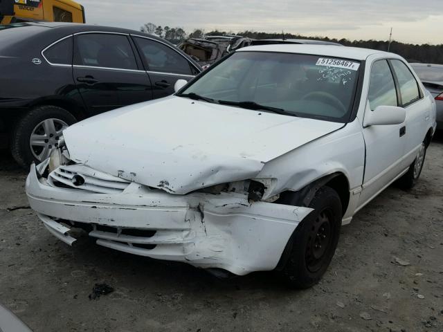 4T1BG22KXVU816305 - 1997 TOYOTA CAMRY CE WHITE photo 2