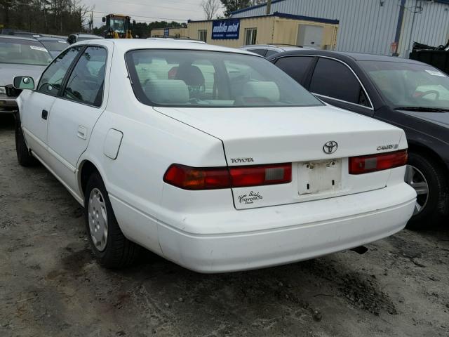 4T1BG22KXVU816305 - 1997 TOYOTA CAMRY CE WHITE photo 3