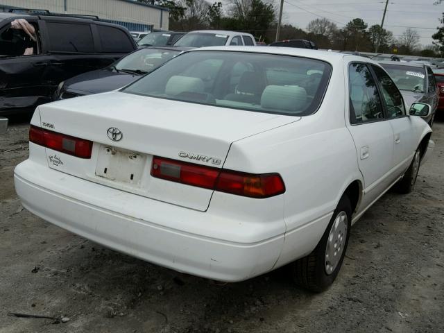 4T1BG22KXVU816305 - 1997 TOYOTA CAMRY CE WHITE photo 4