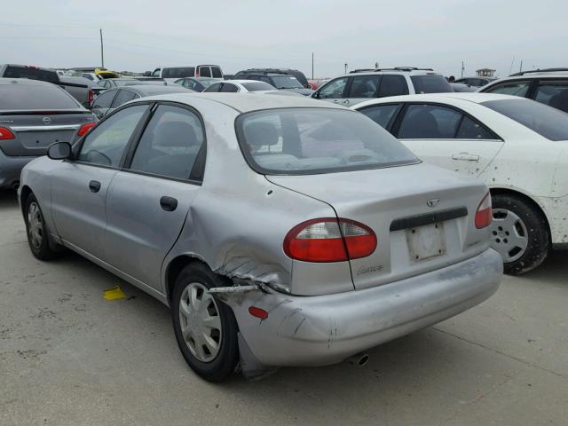 KLATA5261YB526900 - 2000 DAEWOO LANOS S SILVER photo 3