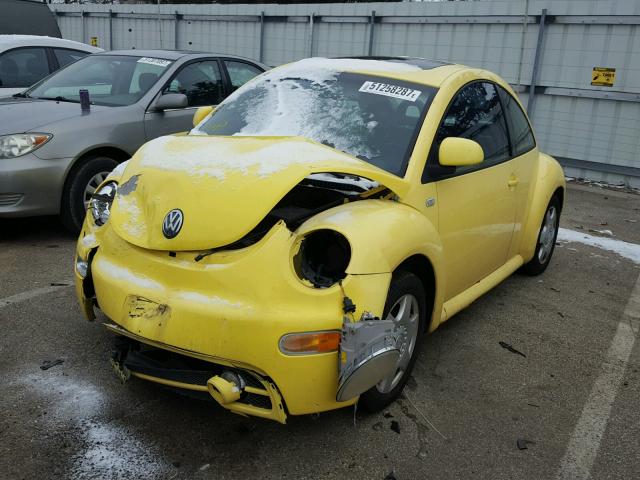 3VWCA21C6YM460753 - 2000 VOLKSWAGEN NEW BEETLE YELLOW photo 2