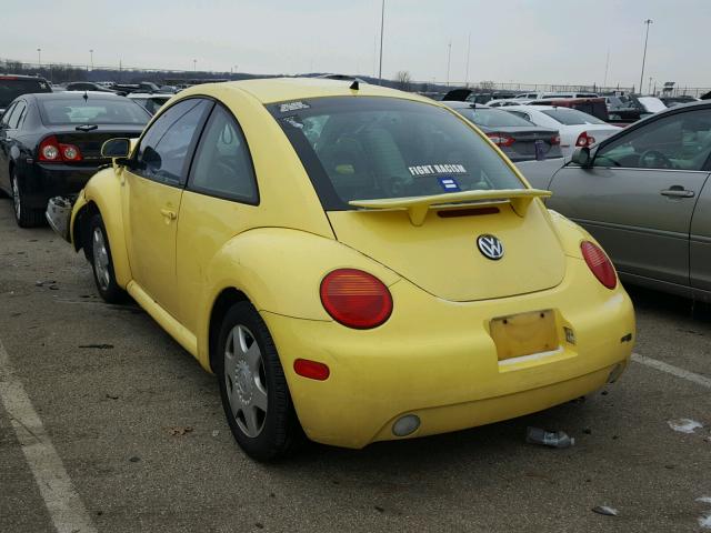 3VWCA21C6YM460753 - 2000 VOLKSWAGEN NEW BEETLE 黄色 照片 3
