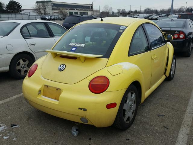 3VWCA21C6YM460753 - 2000 VOLKSWAGEN NEW BEETLE 黄色 照片 4