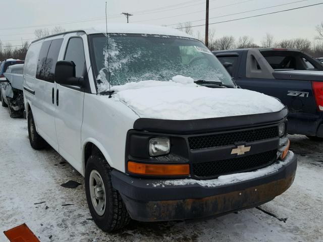 1GCFG15X171151872 - 2007 CHEVROLET EXPRESS G1 WHITE photo 1