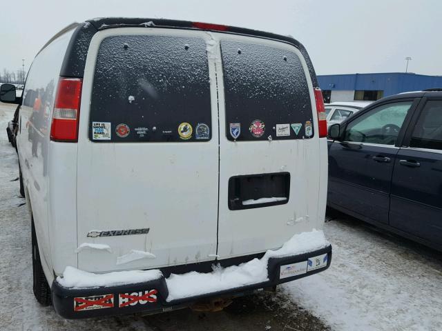 1GCFG15X171151872 - 2007 CHEVROLET EXPRESS G1 WHITE photo 6