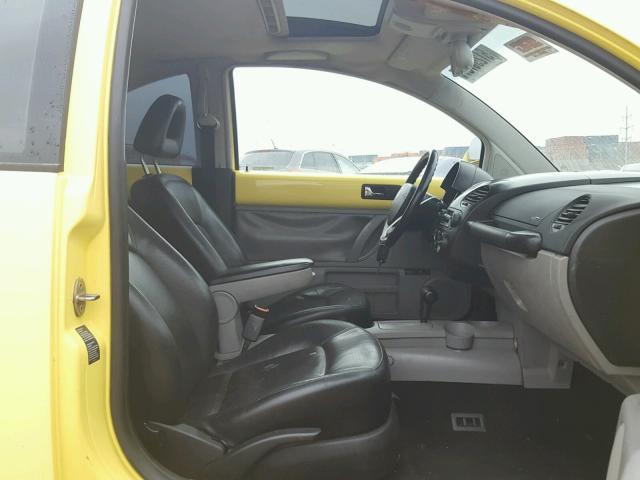 3VWCC21C0YM429606 - 2000 VOLKSWAGEN NEW BEETLE 黄色 照片 5