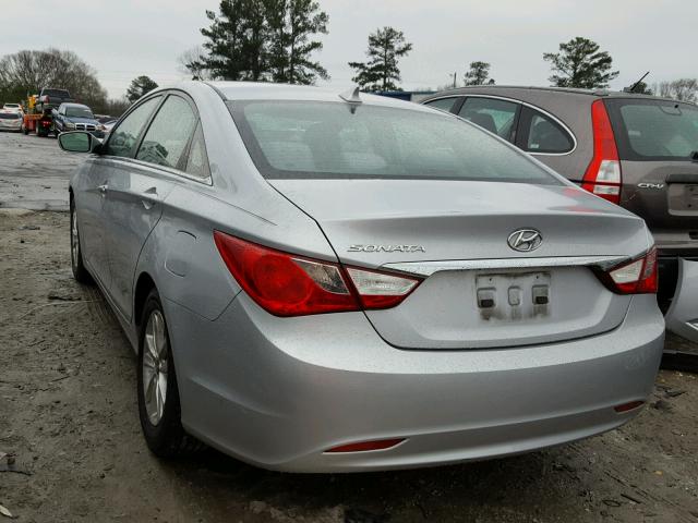 5NPEB4AC2BH033992 - 2011 HYUNDAI SONATA GLS SILVER photo 3