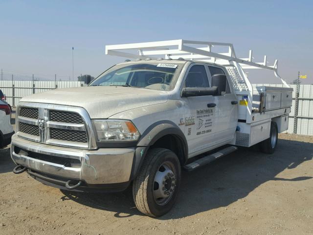 3C7WRMFL5GG238735 - 2016 RAM 5500 WHITE photo 2