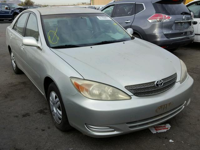 JTDBE32K720046311 - 2002 TOYOTA CAMRY LE ვერცხლისფერი ფოტო 1