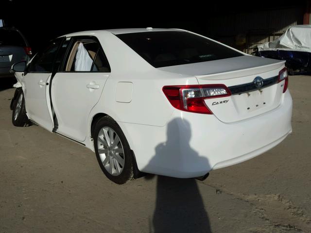 4T1BK1FK6CU514395 - 2012 TOYOTA CAMRY SE WHITE photo 3