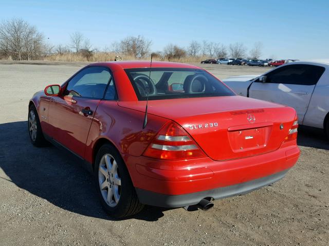 WDBKK47F6YF160699 - 2000 MERCEDES-BENZ SLK 230 KO RED photo 3