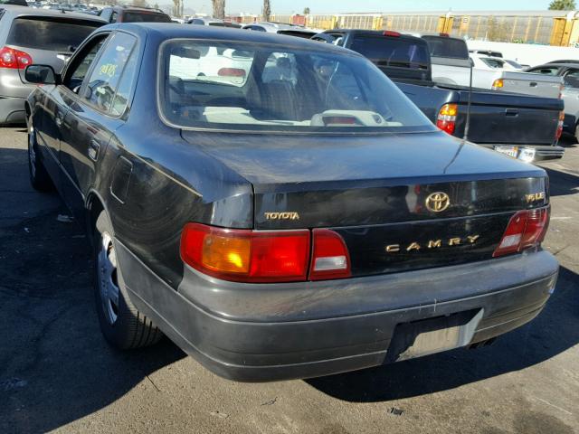 4T1BF12K6TU870713 - 1996 TOYOTA CAMRY LE შავი ფოტო 3