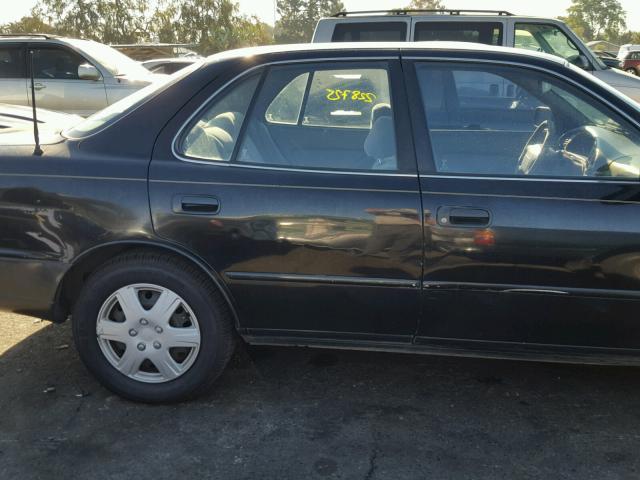 4T1BF12K6TU870713 - 1996 TOYOTA CAMRY LE შავი ფოტო 9