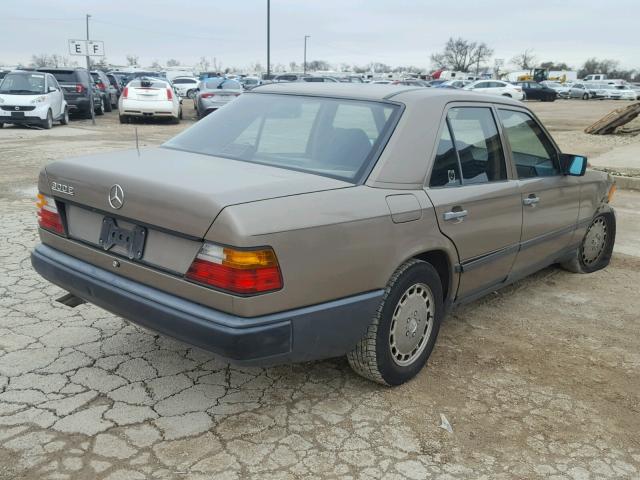 WDBEA30DXJA810124 - 1988 MERCEDES-BENZ 300 E BROWN photo 4