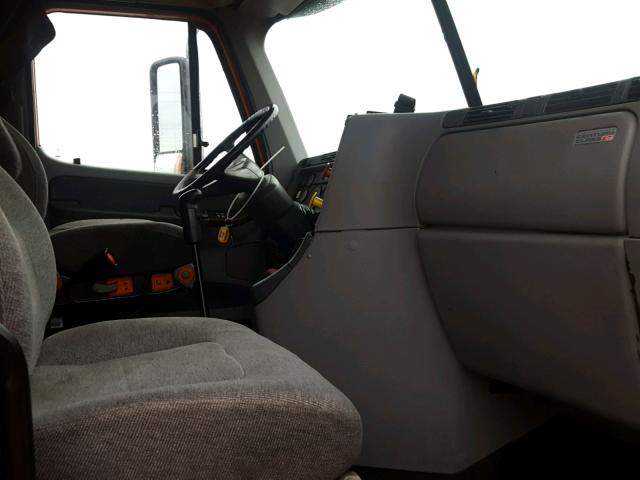 1FUJBBCG36LU70123 - 2006 FREIGHTLINER CONVENTION ORANGE photo 5