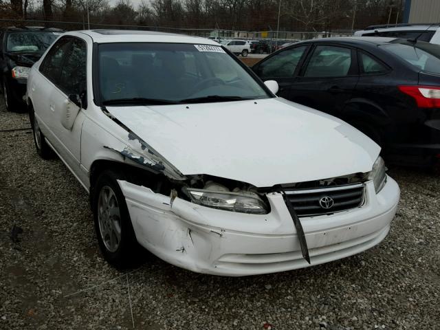 JT2BG22K7Y0395605 - 2000 TOYOTA CAMRY CE WHITE photo 1