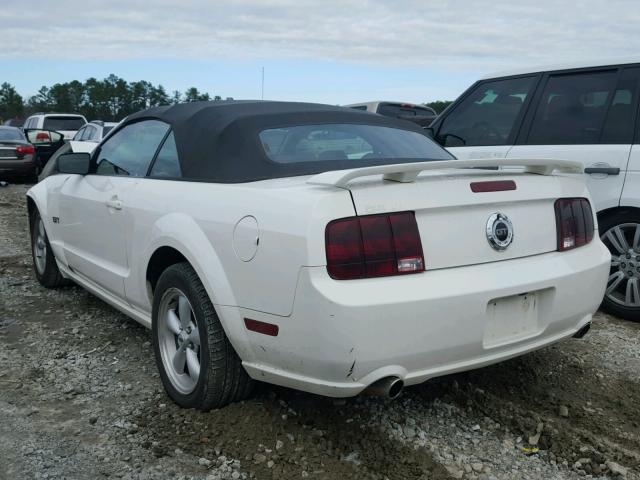 1ZVFT85H475321192 - 2007 FORD MUSTANG GT WHITE photo 3