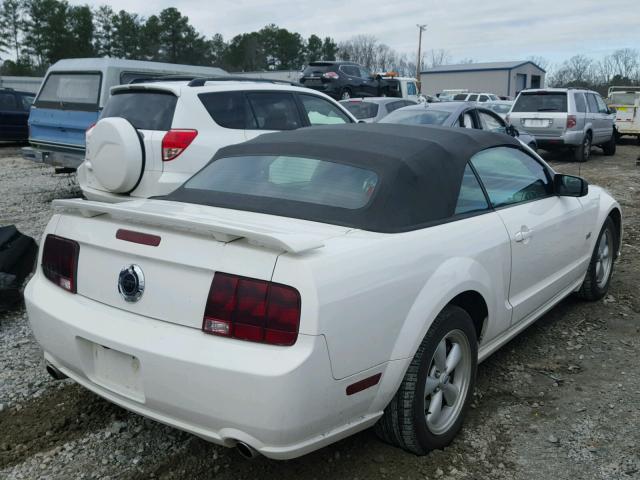 1ZVFT85H475321192 - 2007 FORD MUSTANG GT WHITE photo 4