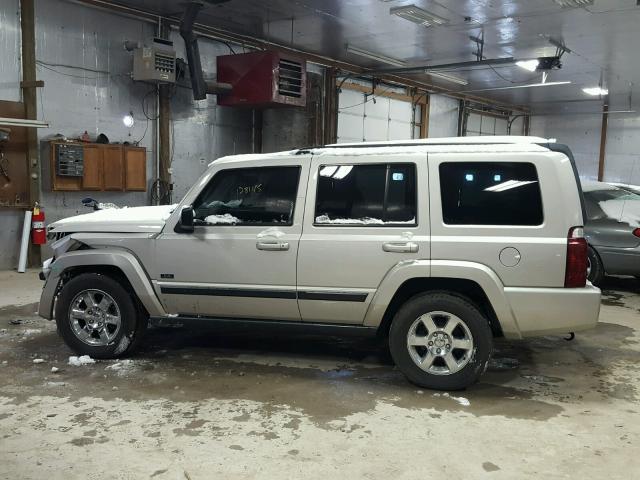 1J8HG48K27C663843 - 2007 JEEP COMMANDER TAN photo 9