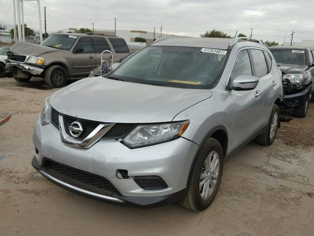 KNMAT2MV8GP692569 - 2016 NISSAN ROGUE S SILVER photo 2