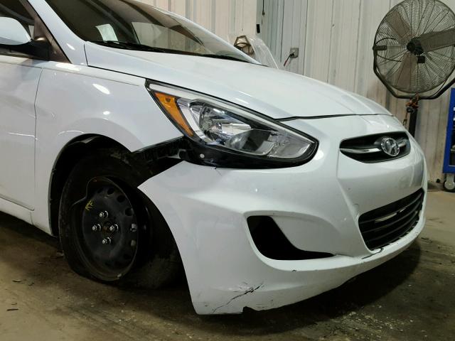 KMHCT4AE3GU120136 - 2016 HYUNDAI ACCENT SE WHITE photo 9