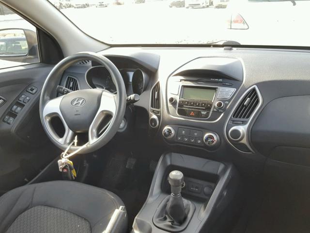 KM8JT3AB7BU150336 - 2011 HYUNDAI TUCSON GL SILVER photo 9