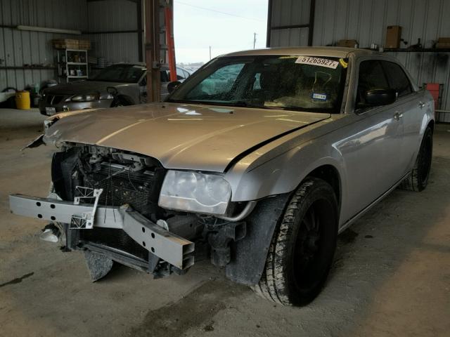 2C3KA43R47H804688 - 2007 CHRYSLER 300 SILVER photo 2