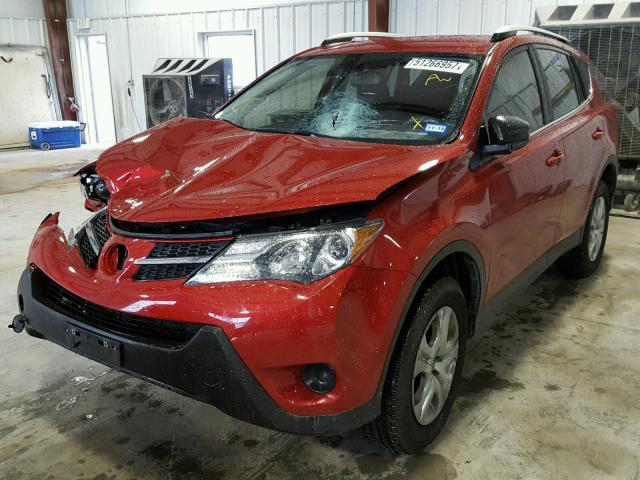 JTMZFREV9FJ029014 - 2015 TOYOTA RAV4 LE RED photo 2