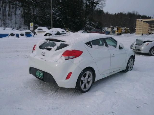 KMHTC6AD6FU228283 - 2015 HYUNDAI VELOSTER B WHITE photo 4