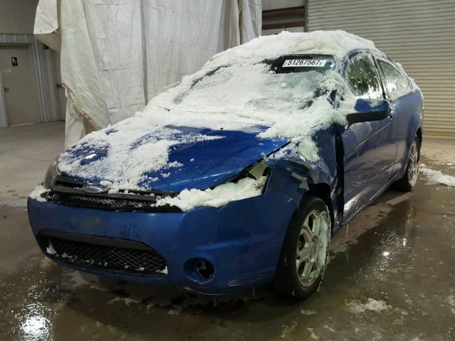 1FAHP3CN1AW155636 - 2010 FORD FOCUS SE BLUE photo 2